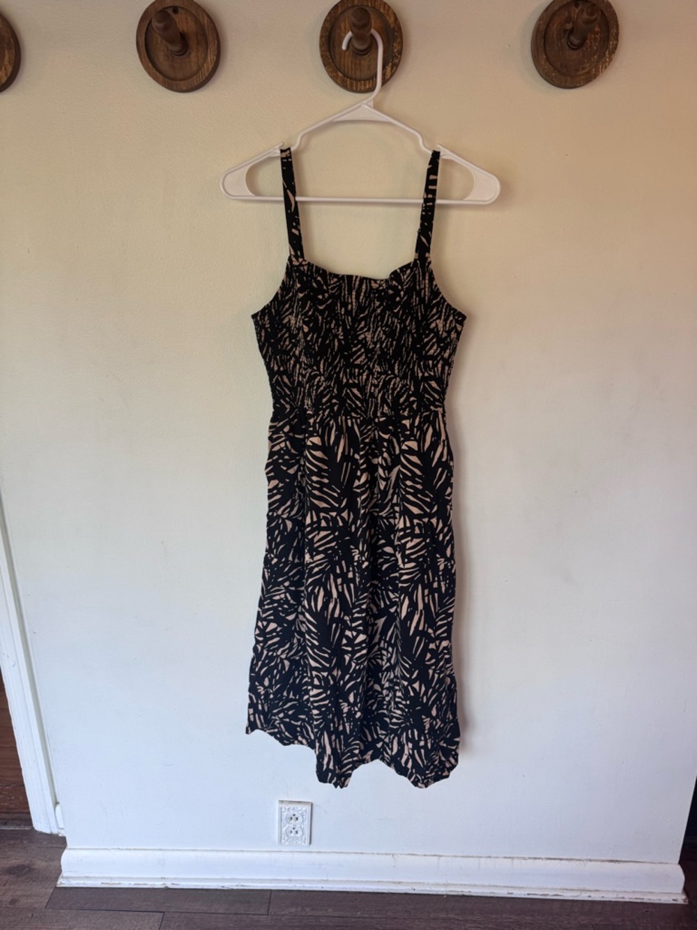Old Navy Cami Black Midi Dress with Beige Leaf Print size medium